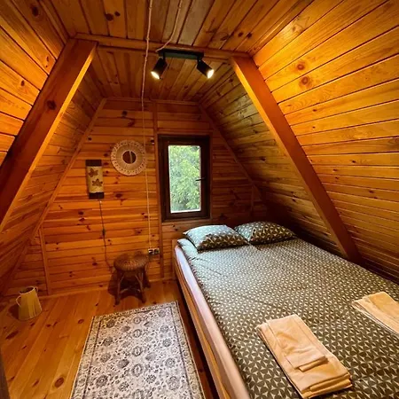 Izdebka Na Podchybiu *