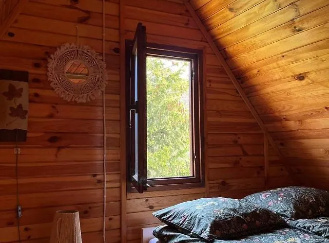 Izdebka Na Podchybiu Izdebnik