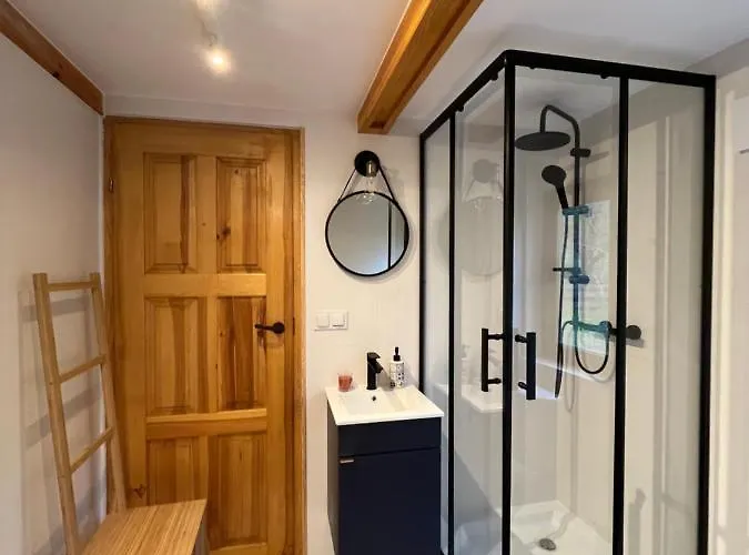 Izdebka Na Podchybiu Izdebnik